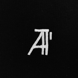 Crew Neck Bio Noir brodé ATYPICAL zoom broderie Crew Neck Bio Noir brodé ATYPICAL zoom broderie